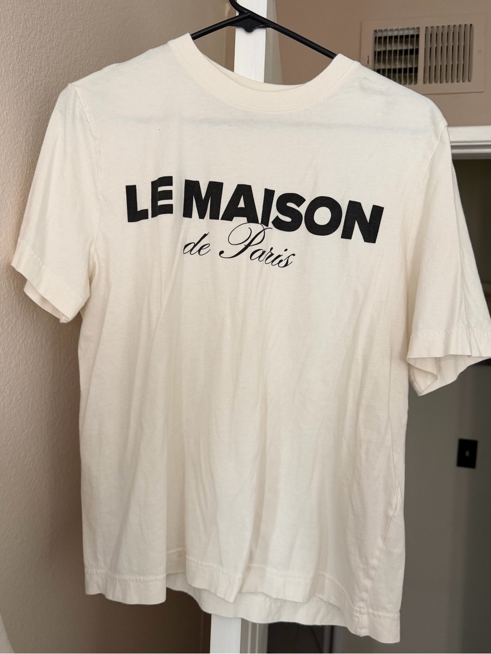 Le Maison de Paris tee